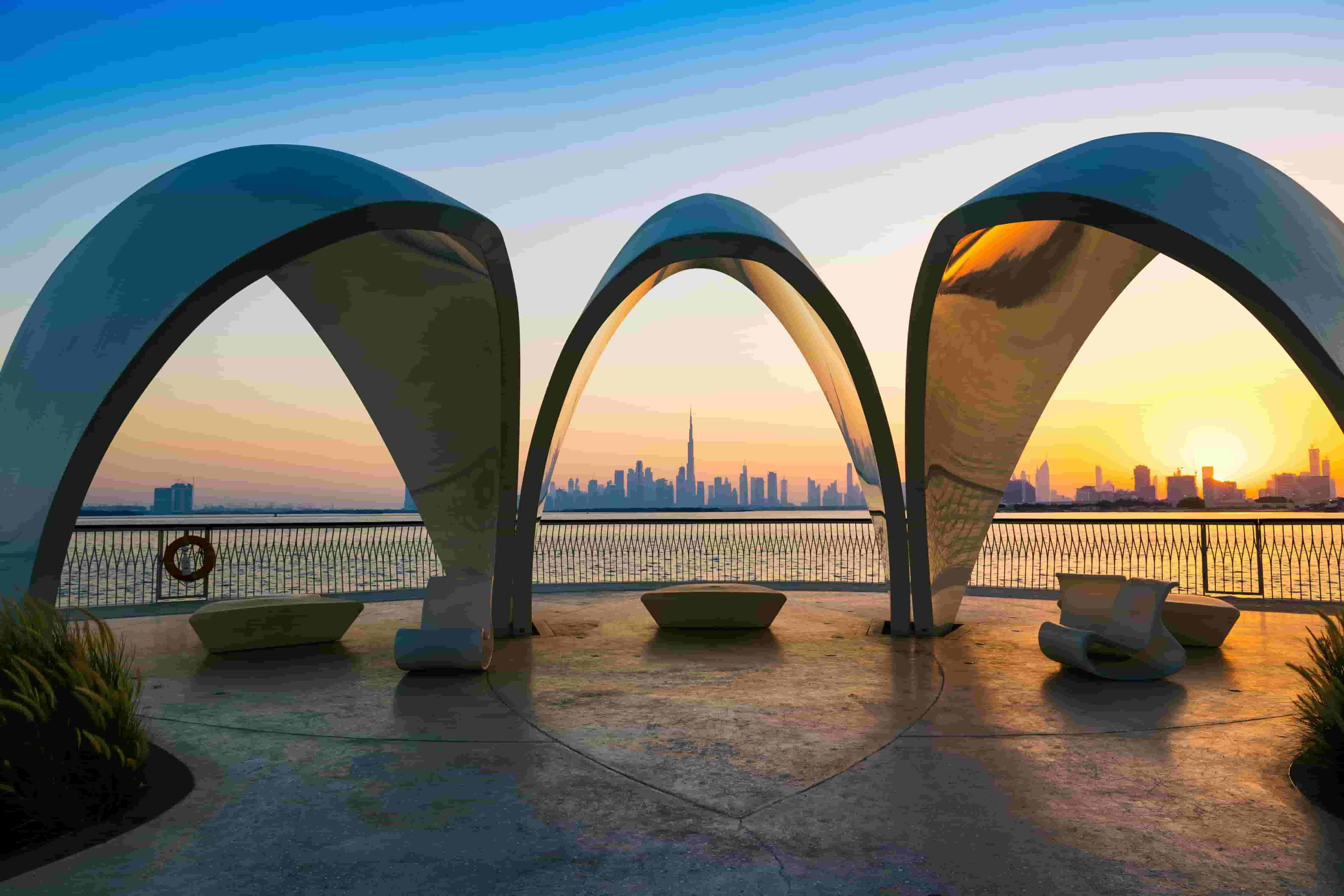 An Tour In Glitzy Dubai