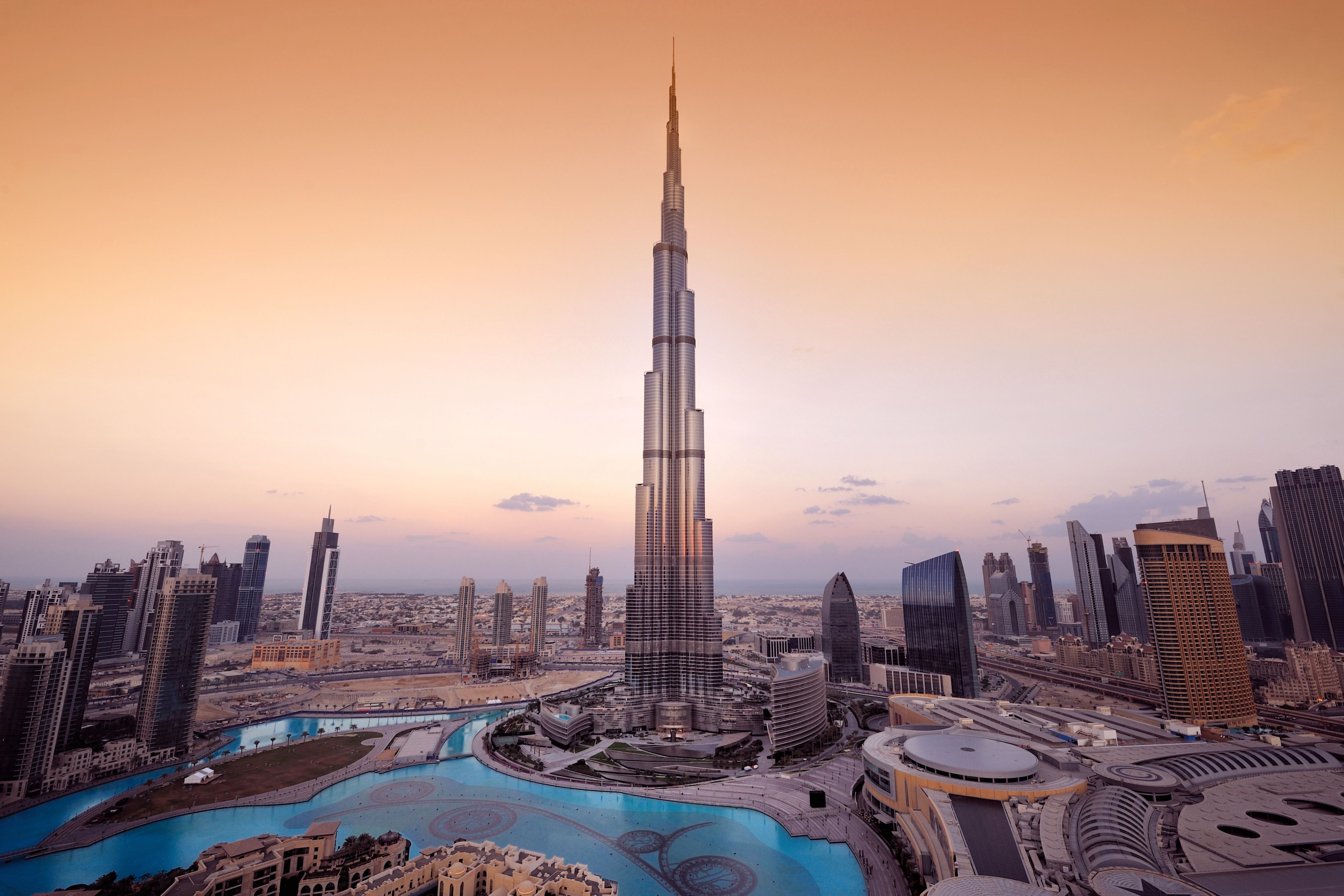 An Tour In Majestic Dubai