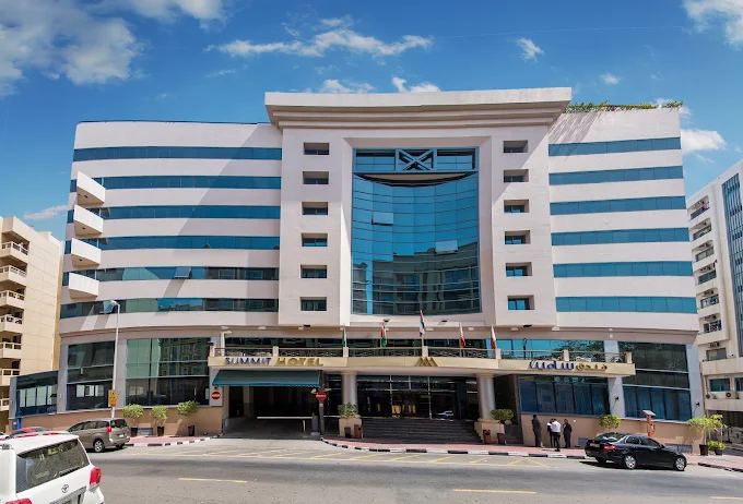 Landmark Summit Hotel